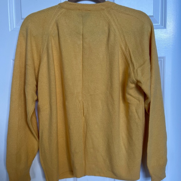 Vintage Women’s Cardigan Sweater - Picture 2 of 4